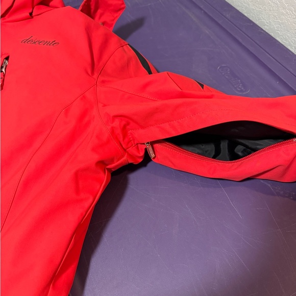 DESCENTE Mila Insulated Ski Snowboard Red Jacket Sz S/8 - Picture 16 of 16